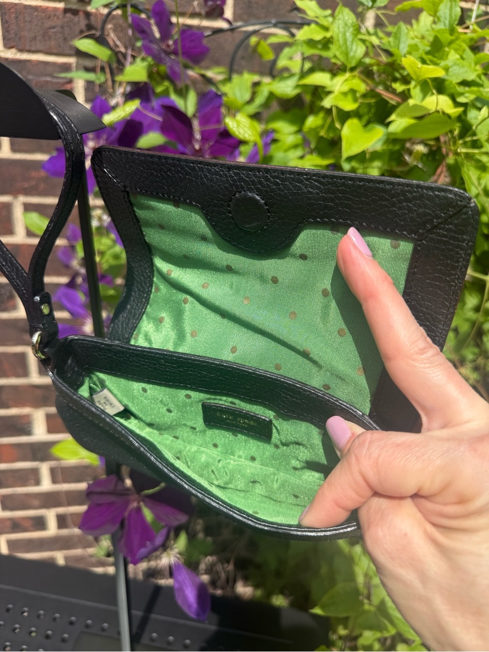 Kate Spade Black Pebbled Leather Wristlet Clutch Green Polka Dot Lining Y2K - Picture 4 of 15